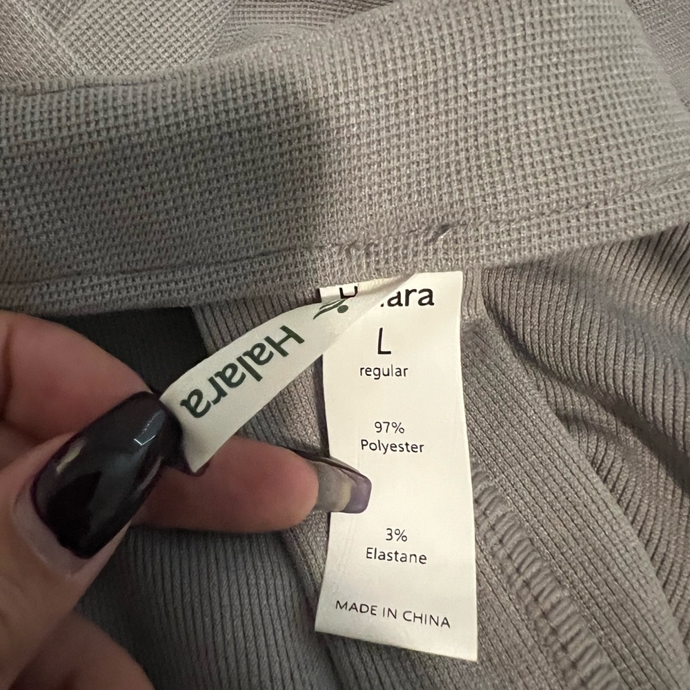 Halara Gray Adjustable Strap Button Multiple Pock… - image 8